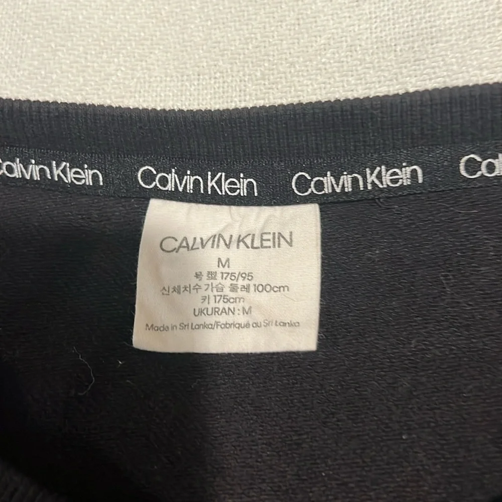Black Calvin Klein sweatshirt - Picture 4 of 4